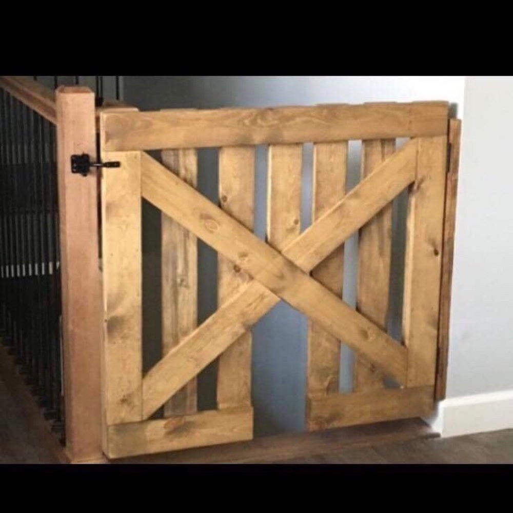 Handmade wood baby/pet gate - Picture 3 of 6